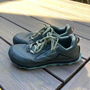 Altra Womens Lone Peak 5 trail running shoe